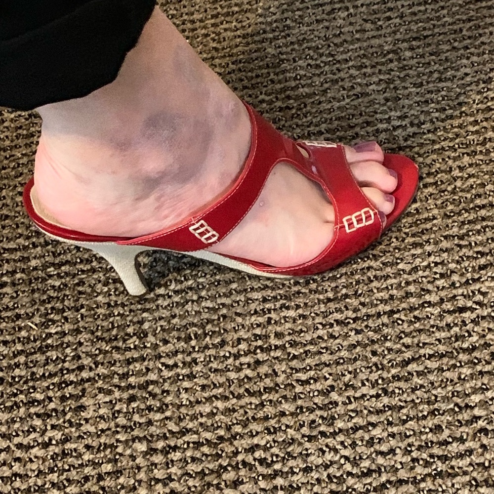CLOSET CLEAN OUT SALE Predictions sandals NWOB